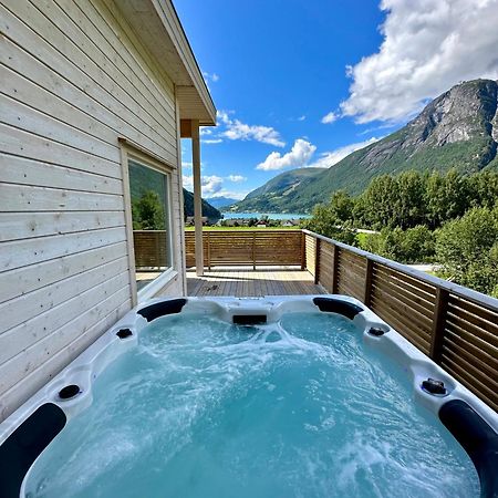 Loen Panorama Apartment Stryn Bagian luar foto