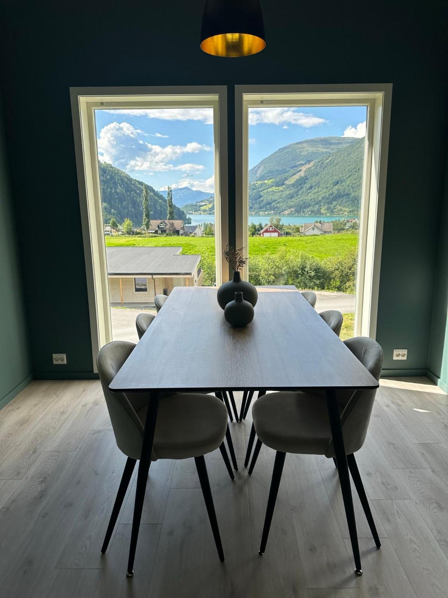 Loen Panorama Apartment Stryn Bagian luar foto