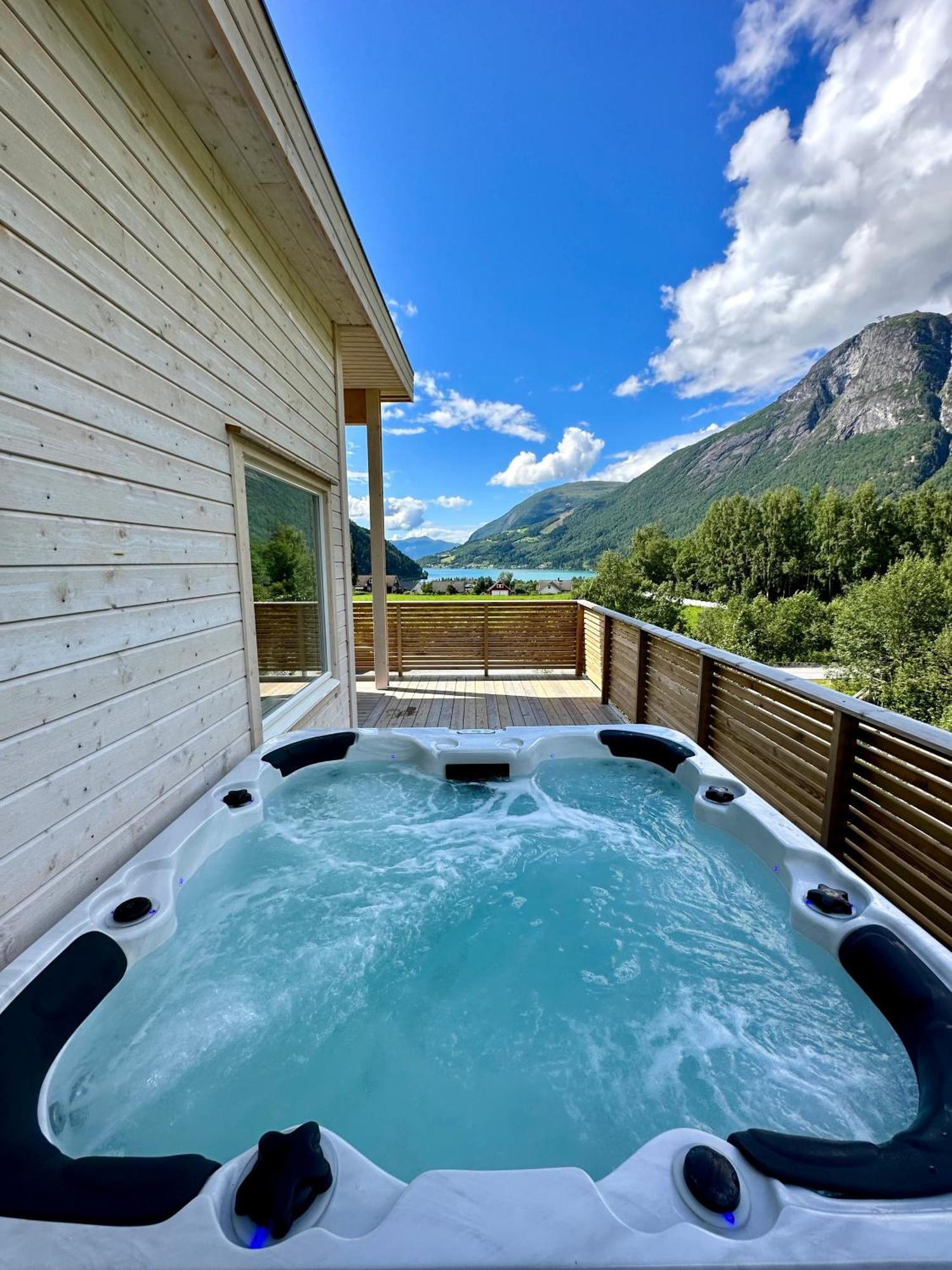 Loen Panorama Apartment Stryn Bagian luar foto